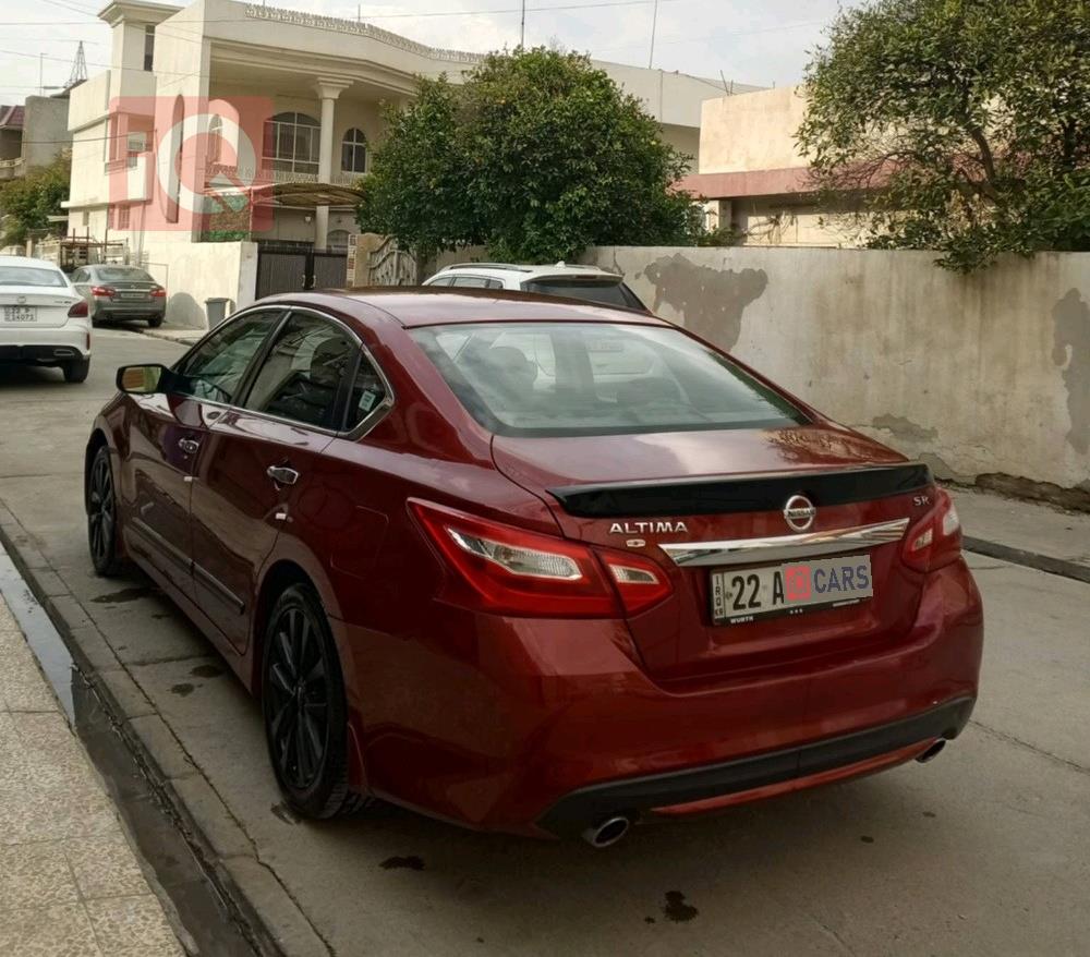 نيسان ألتيما